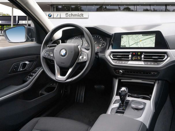 BMW 330e Touring 215 kW image number 3