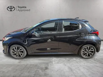 Car image 4