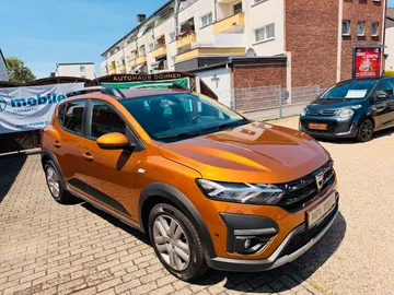 Car image 3