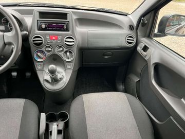 Car image 14