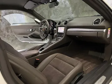 Car image 36