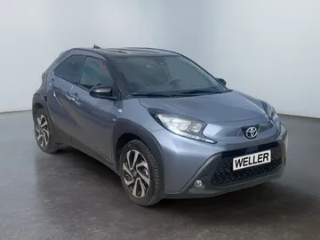 Car image 2