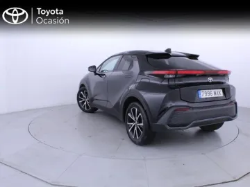 Car image 4