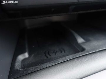 Car image 37