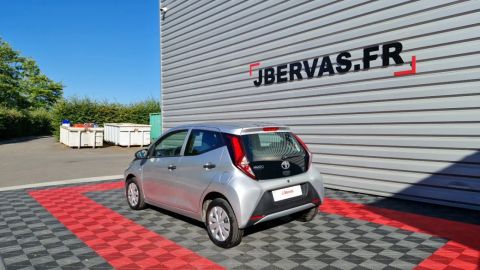 Car image 4