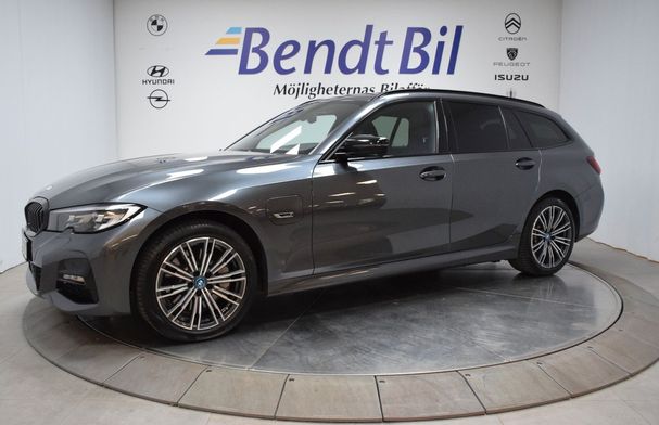 BMW 330 e Touring M Sport xDrive 216 kW image number 1