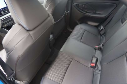 Car image 11