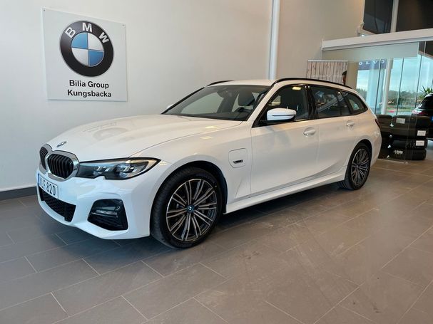 BMW 330e Touring M Sport xDrive 216 kW image number 1