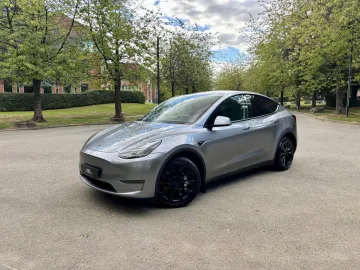 Car image 25