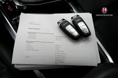 Car image 25