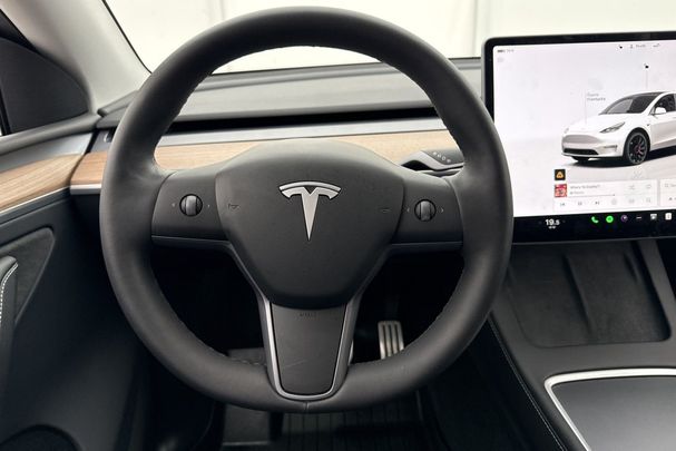 Tesla Model Y Performance AWD 393 kW image number 14