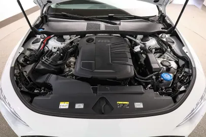 Car image 25
