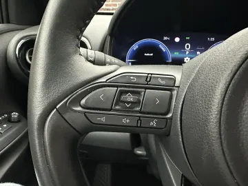 Car image 36