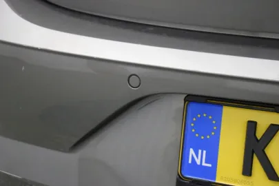 Car image 32
