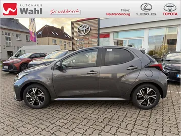 Car image 4