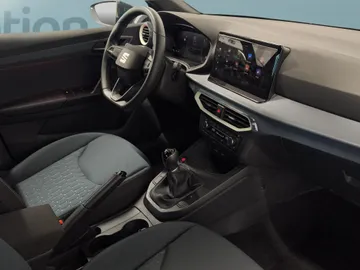 Car image 19