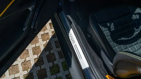 Car image 36