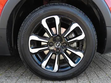 Car image 35