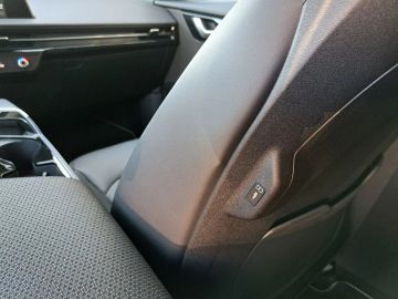 Car image 36