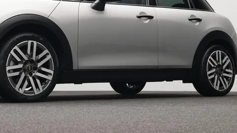 Car image 22
