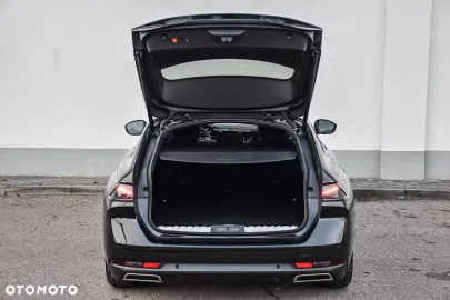 Car image 40