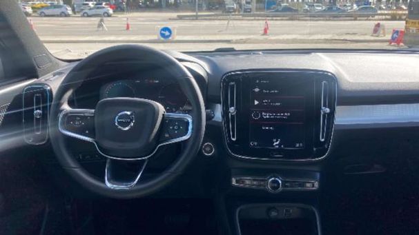 Volvo XC40 Recharge T4 155 kW image number 13