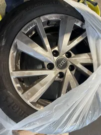 Car image 30