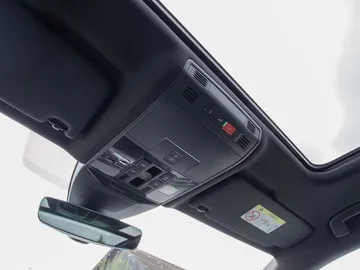 Car image 29