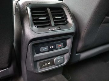 Car image 40