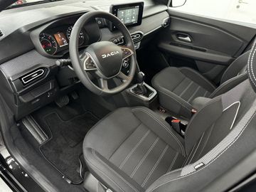 Car image 30