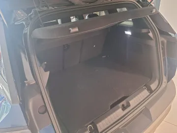 Car image 34
