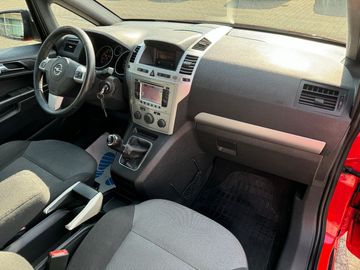 Car image 16