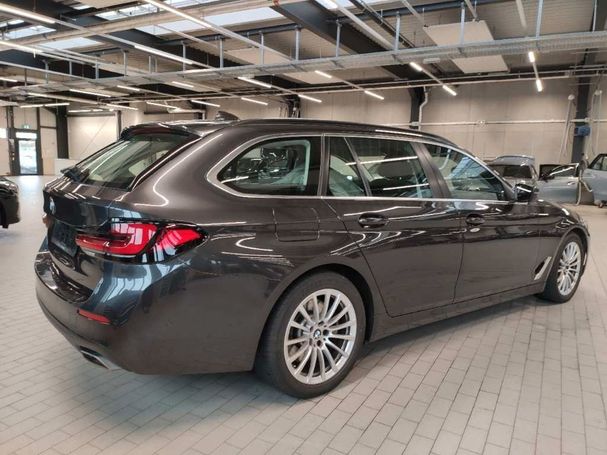 BMW 530d Touring xDrive 210 kW image number 4