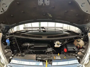 Car image 30