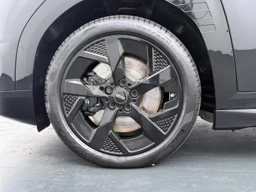 Car image 29