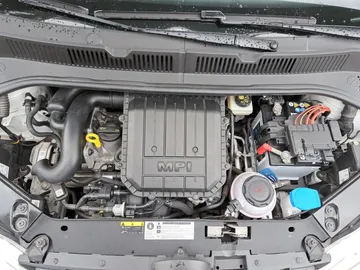 Car image 24