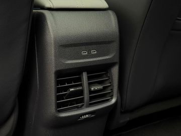 Car image 36