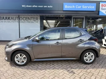Car image 5