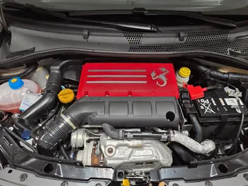 Car image 16