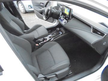 Car image 12