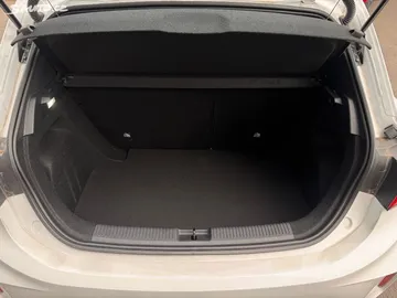 Car image 35