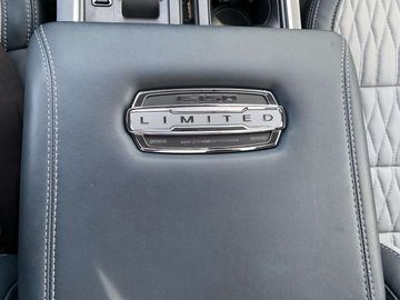 Car image 37