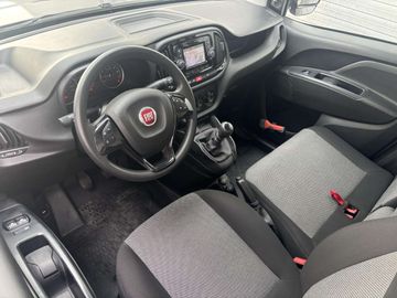 Car image 14