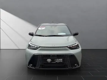 Car image 4