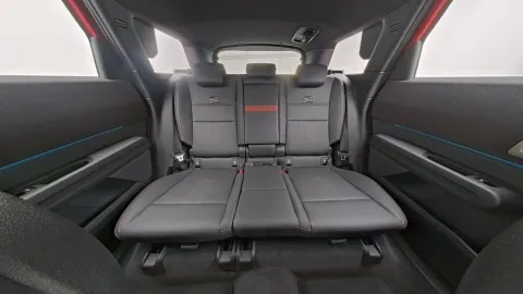 Car image 26