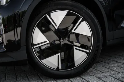 Car image 36