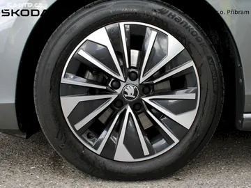 Car image 25