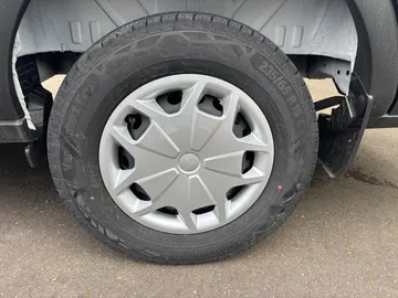 Car image 22
