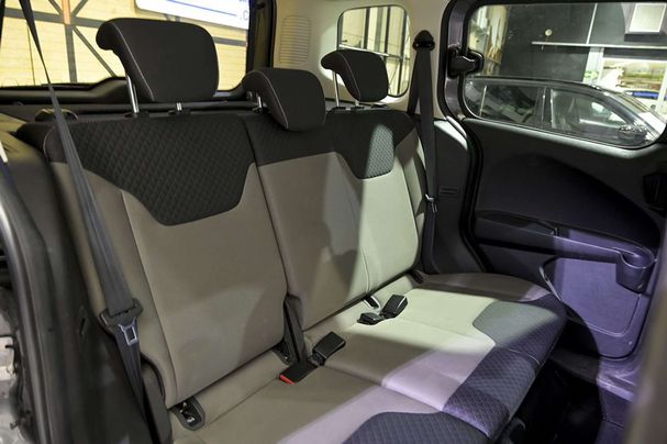 Ford Tourneo Courier 1.5 TDCi Titanium 74 kW image number 17