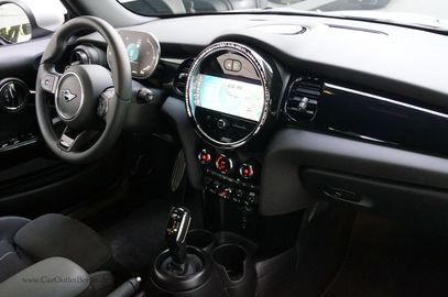 Car image 31